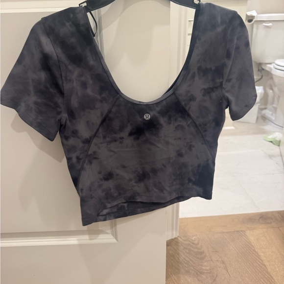 Lululemon all it takes v-neck top black and gray tie dye - Picture 2 of 2